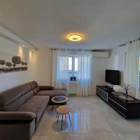 Elegant With A Beautiful Terrace Appartamento