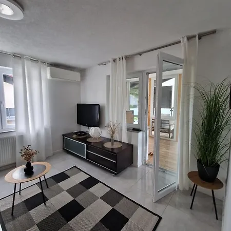 Elegant With A Beautiful Terrace Appartamento